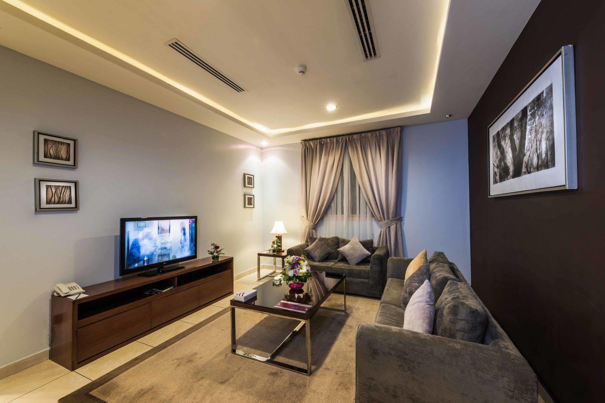 Boudl Al Fakhria Aparthotel Unaizah Bagian luar foto