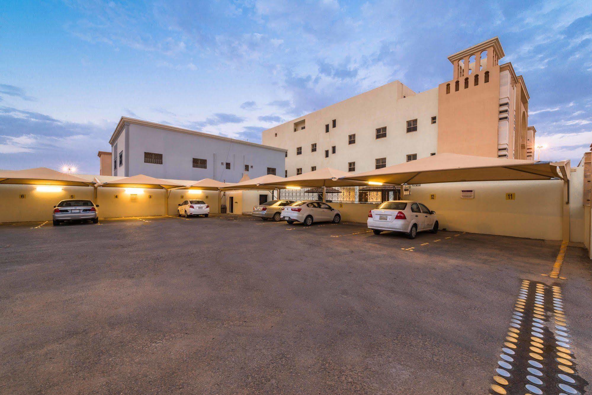Boudl Al Fakhria Aparthotel Unaizah Bagian luar foto
