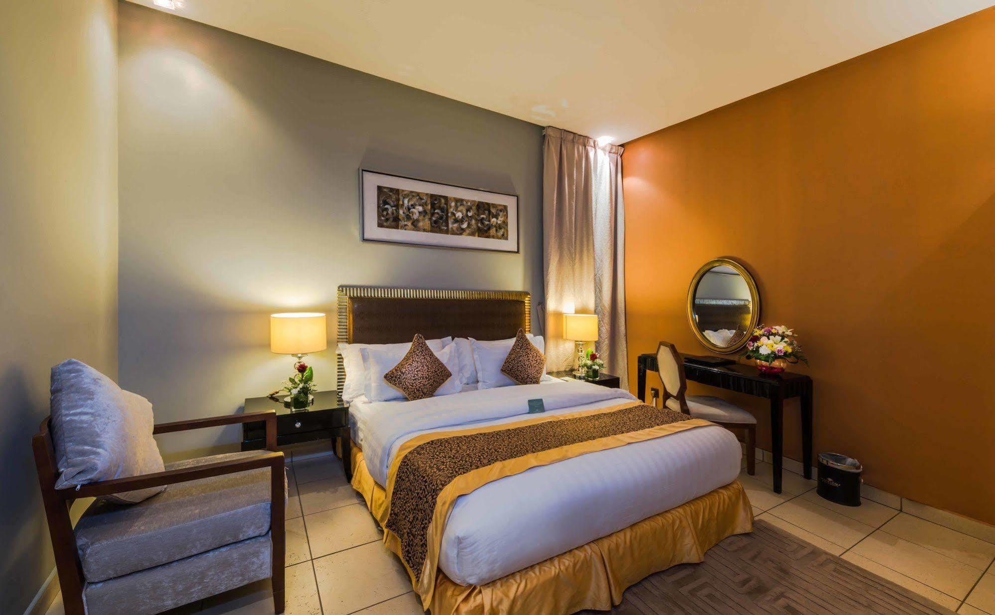 Boudl Al Fakhria Aparthotel Unaizah Bagian luar foto