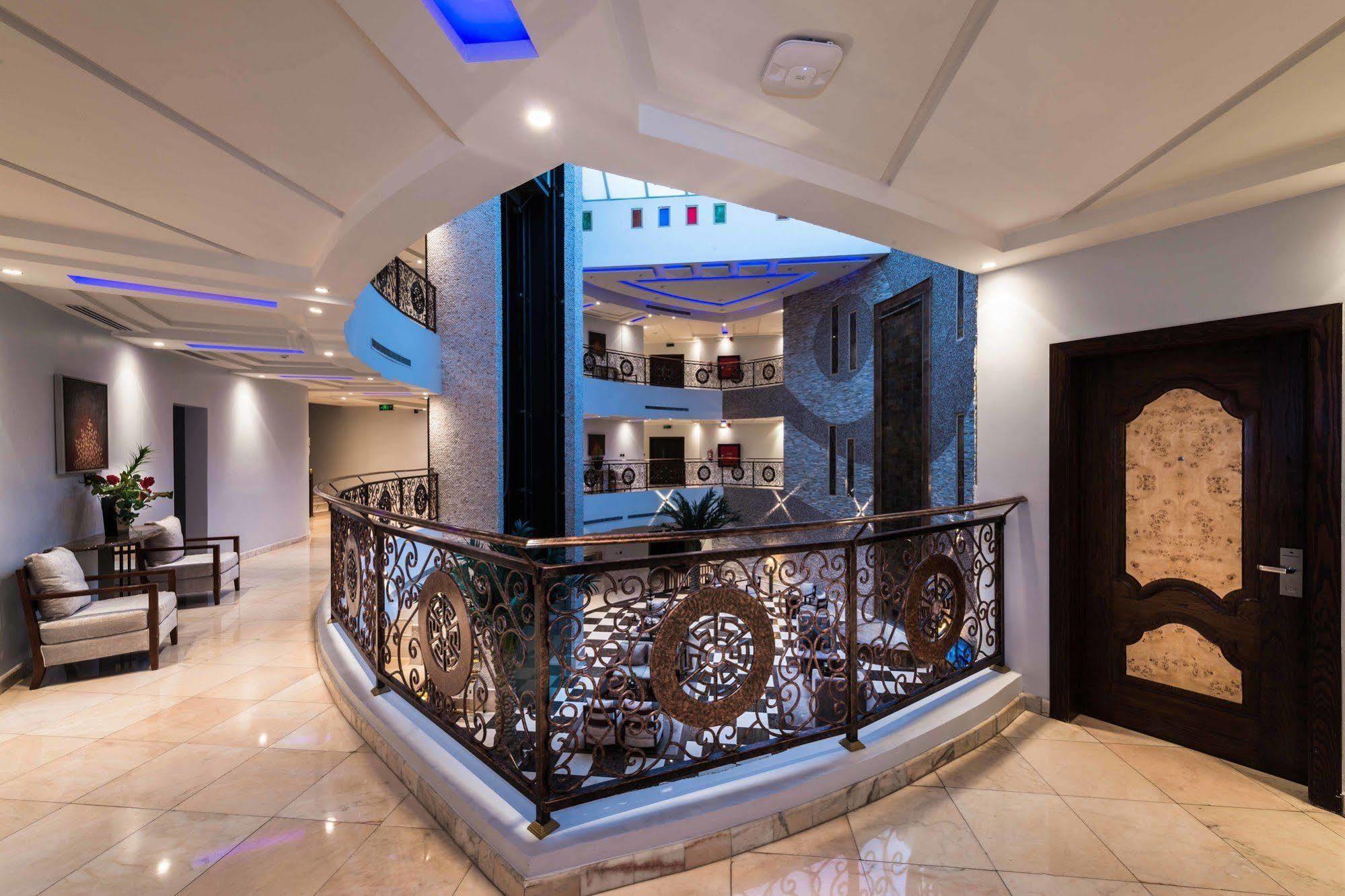Boudl Al Fakhria Aparthotel Unaizah Bagian luar foto