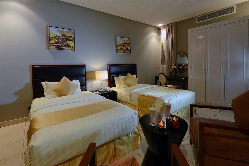 Boudl Al Fakhria Aparthotel Unaizah Bagian luar foto